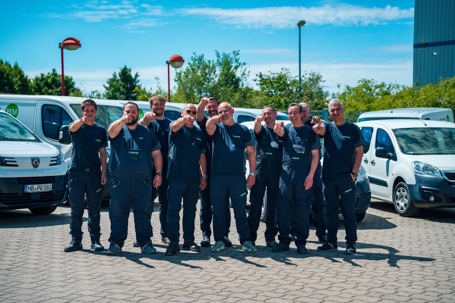 PEM GmbH & Co. Elektro Rohs KG - Teil des Mitarbeiterteams
