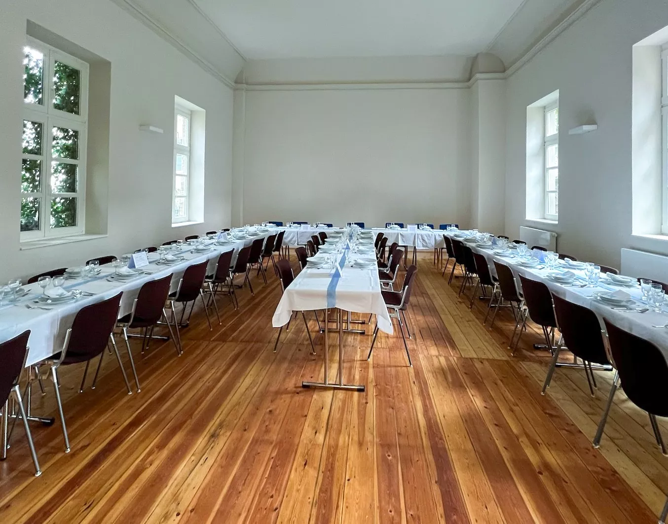 Freimaurerloge Schwerin, Neueinrichtung des Festsaales des Logenhauses Schwerin, Schlachterstr. 17a  - PEM GmbH & Co. Elektro Rohs KG - 1