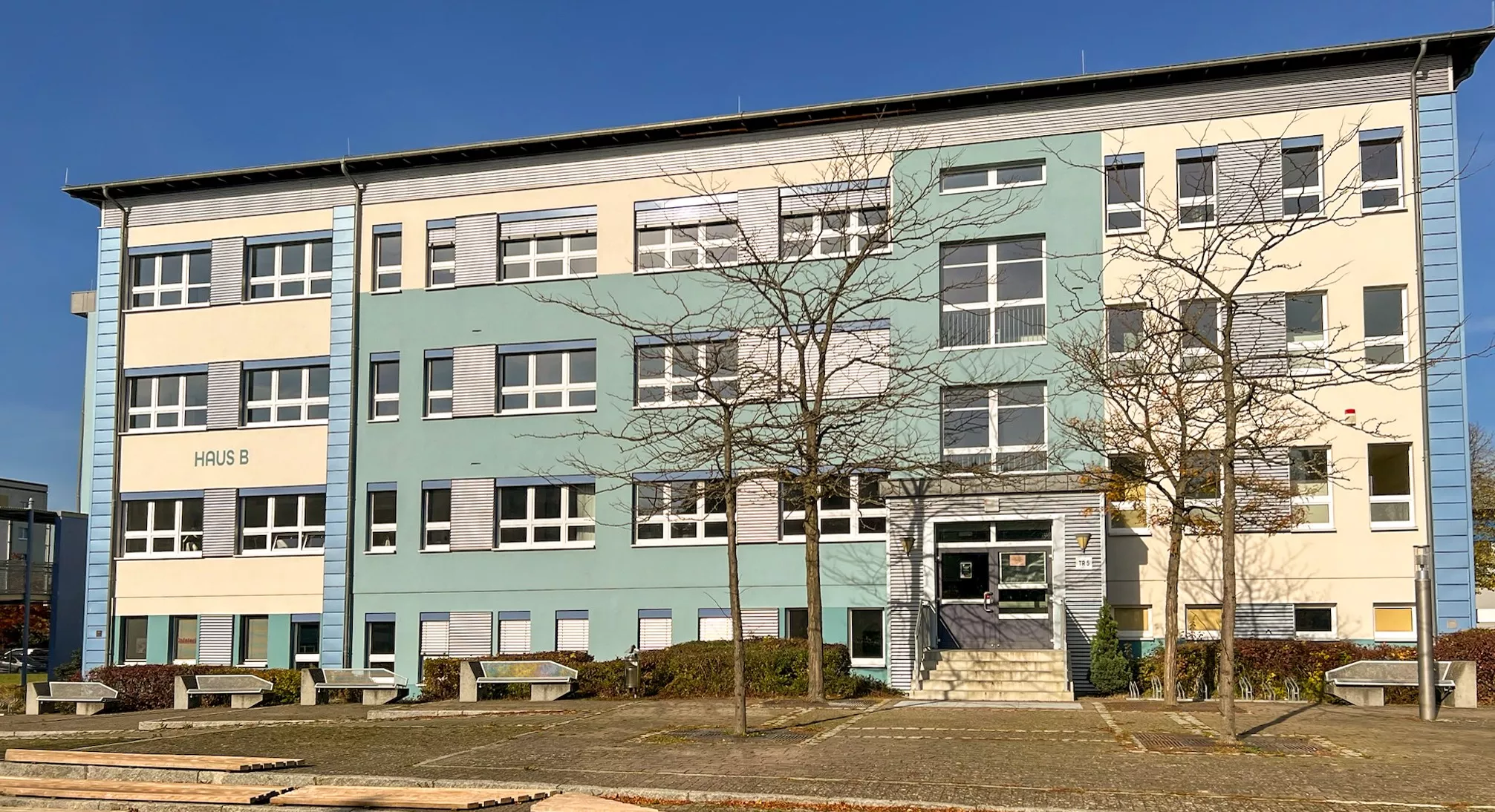 Berufliche Schule Wirtschaft und Verwaltung  Rasgrader Straße 22 - PEM GmbH & Co. Elektro Rohs KG