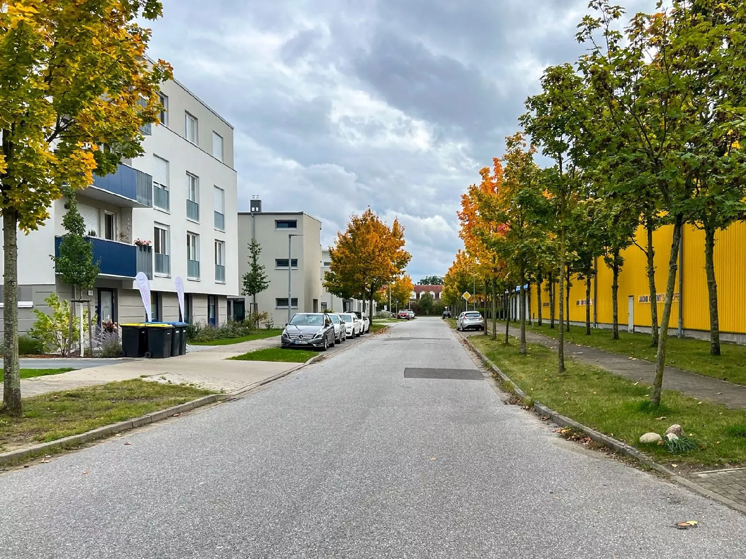 Vakon Baugesellschaft GmbH, Neubrandenburg Irisweg, Begoinenstraße  Neubau diverser Mehrfamilienhäuser inkl. Arztpraxen - PEM GmbH & Co. Elektro Rohs KG