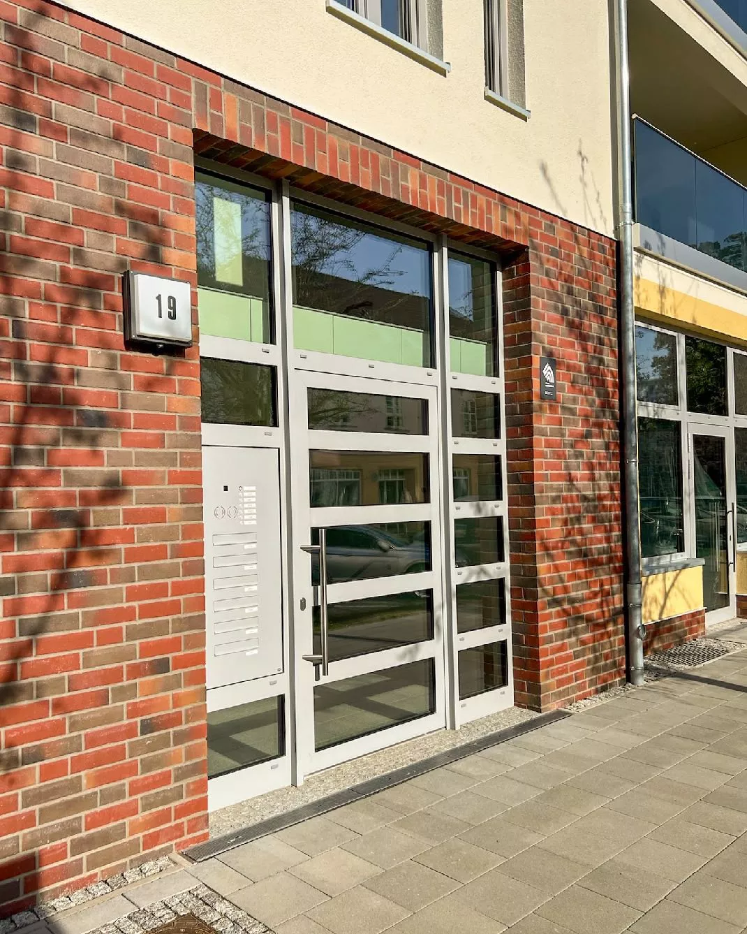 Warener Hoch- und Tiefbau GmbH, Neutorstraße - PEM GmbH & Co. Elektro Rohs KG