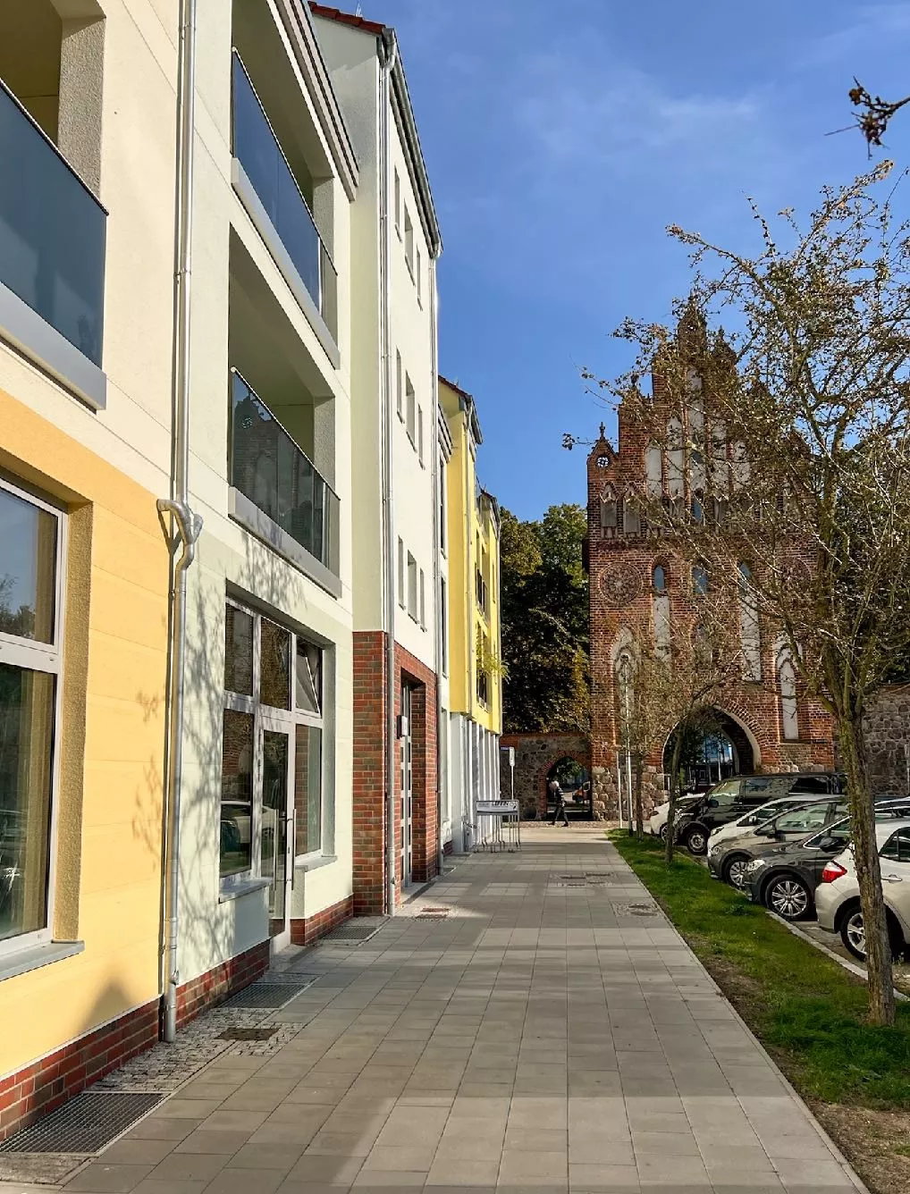 Warener Hoch- und Tiefbau GmbH, Neutorstraße - PEM GmbH & Co. Elektro Rohs KG - 2