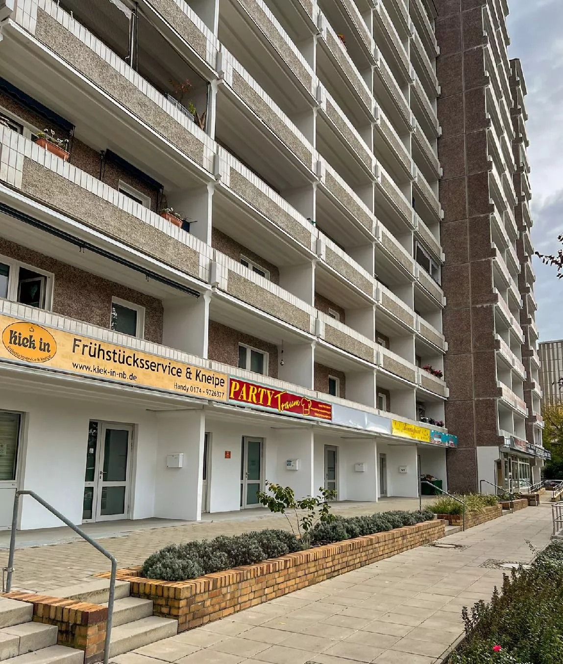 Bauvorhaben Neustrelitzer Straße 91-97 - PEM GmbH & Co. Elektro Rohs KG